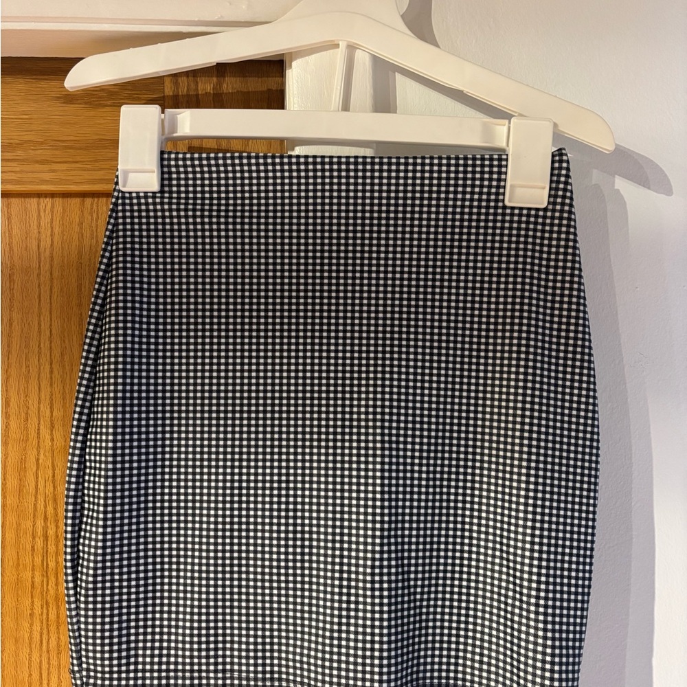 Forever 21 Black and White Mini Skirt